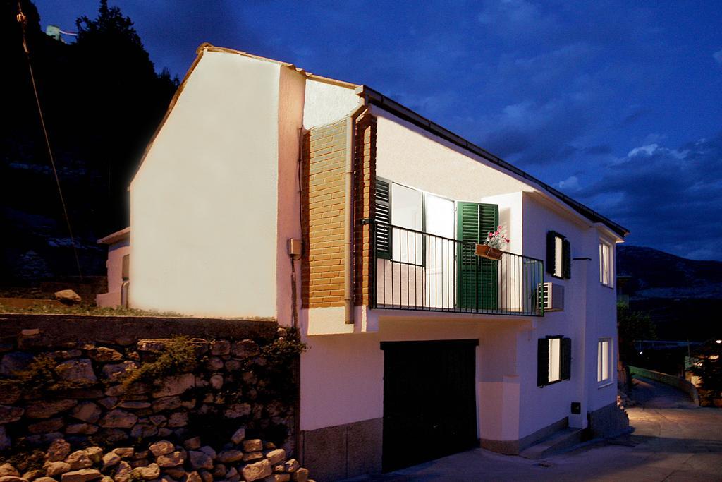 Holiday Home Miklica Klis Eksteriør bilde